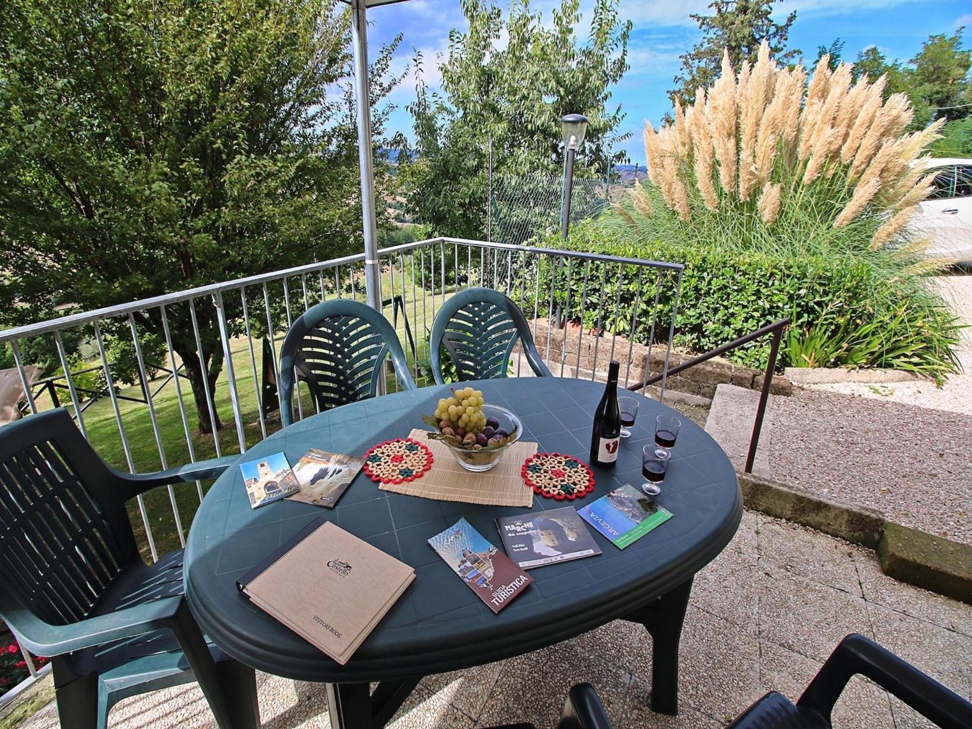 Nice Flat In Arcevia With Swimming Pool Eksteriør billede
