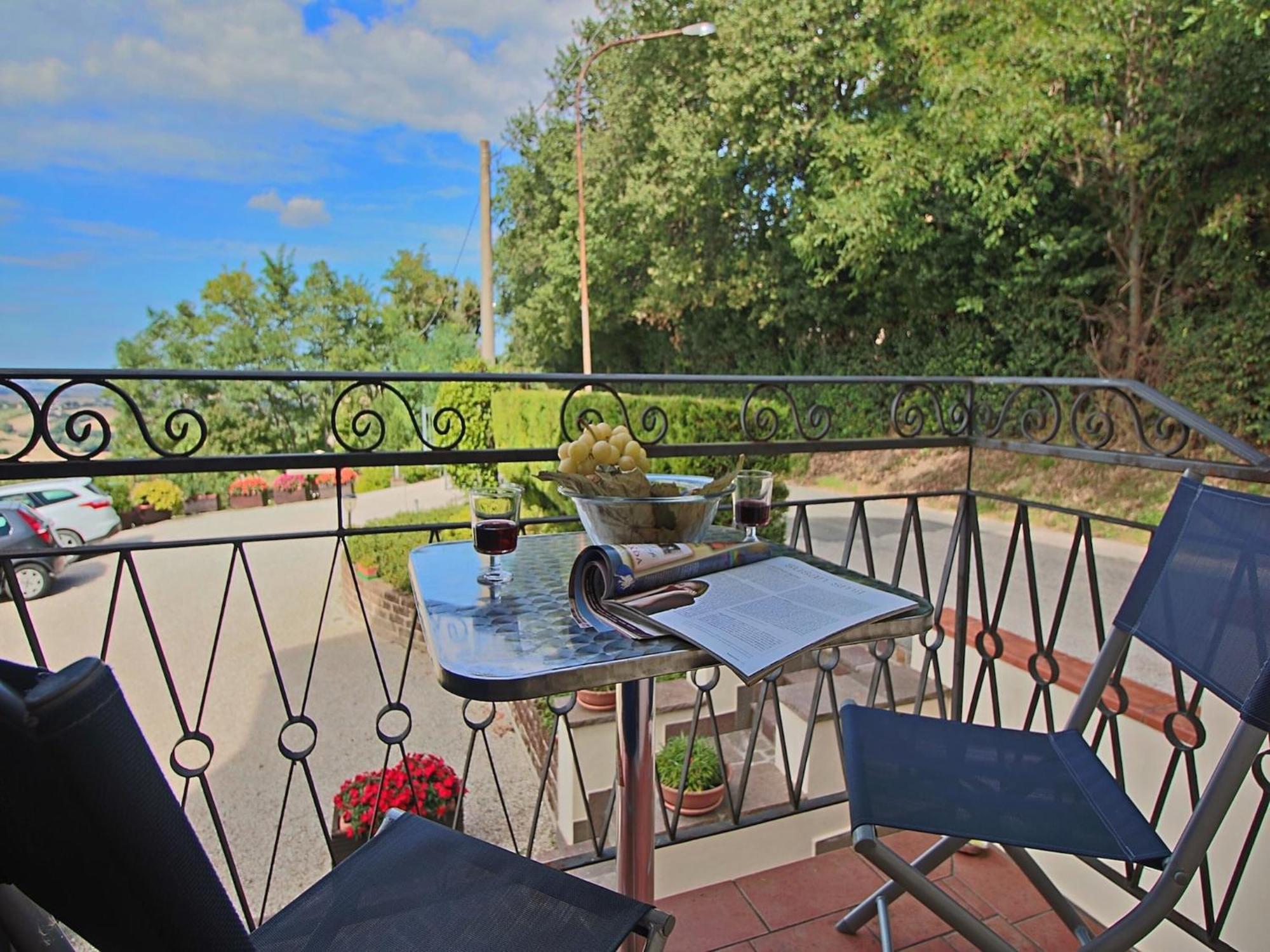 Nice Flat In Arcevia With Swimming Pool Eksteriør billede