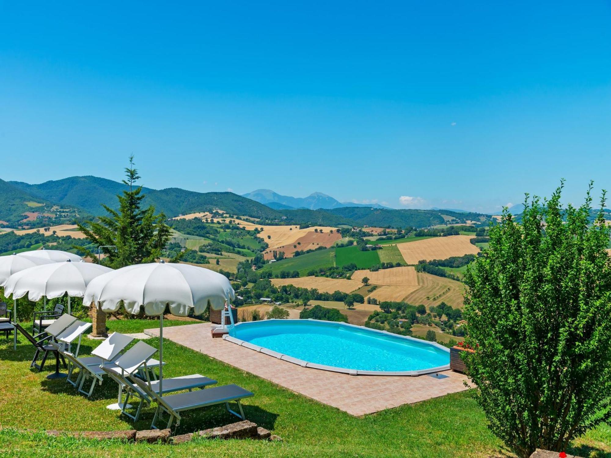 Nice Flat In Arcevia With Swimming Pool Eksteriør billede