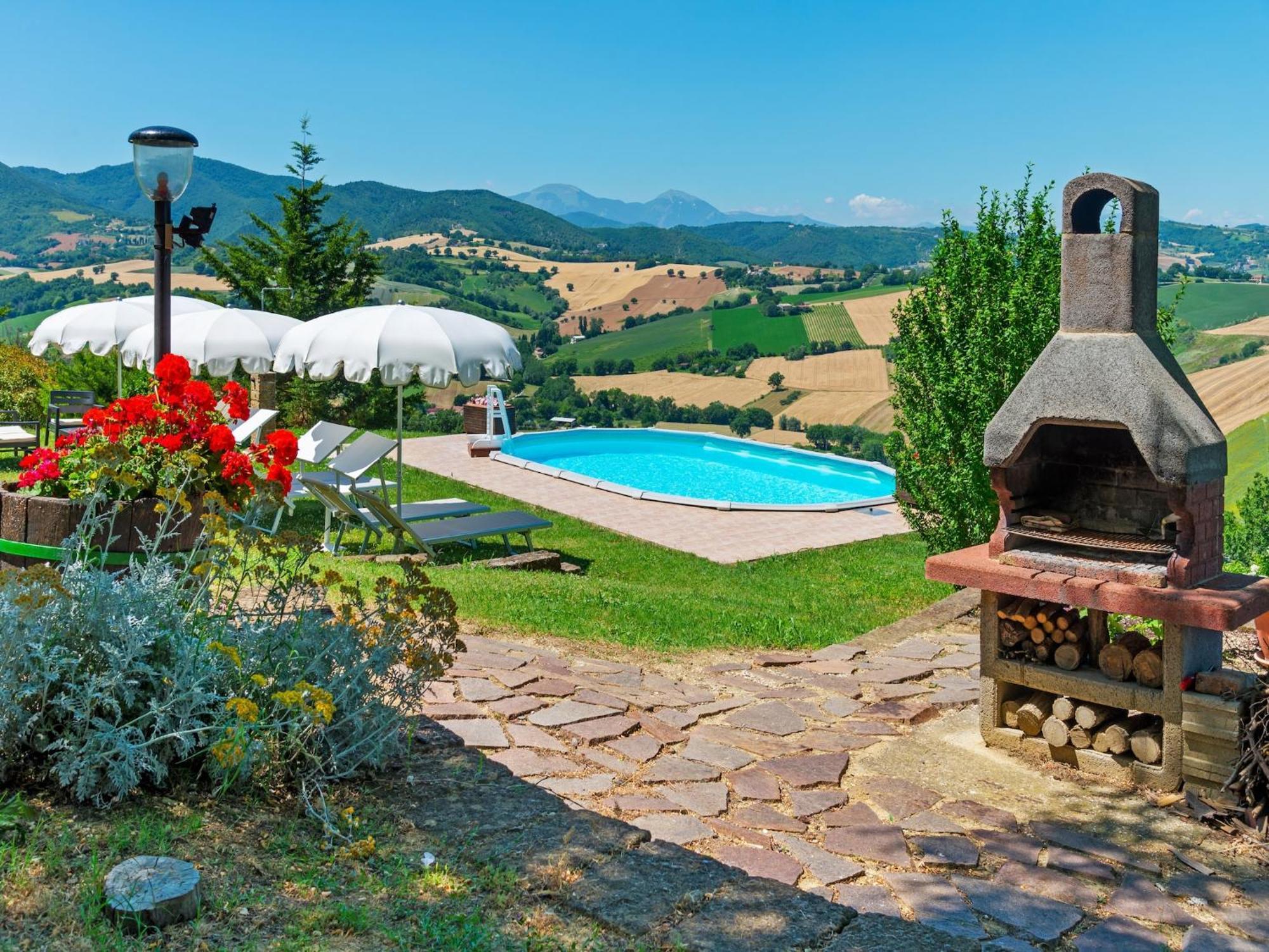 Nice Flat In Arcevia With Swimming Pool Eksteriør billede